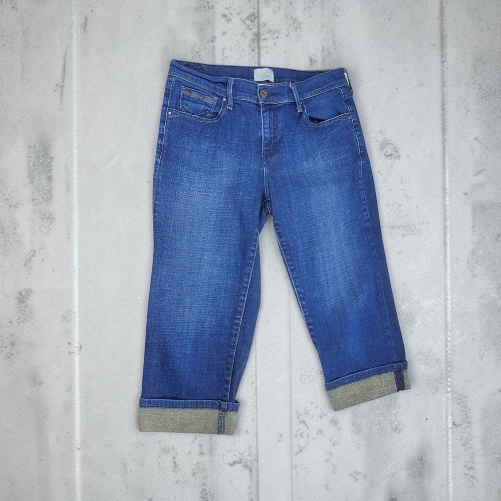 Levis 515 Capri Jeans Womens Size 6 Medium Wash Blue Stretch Cuffed Denim Pants